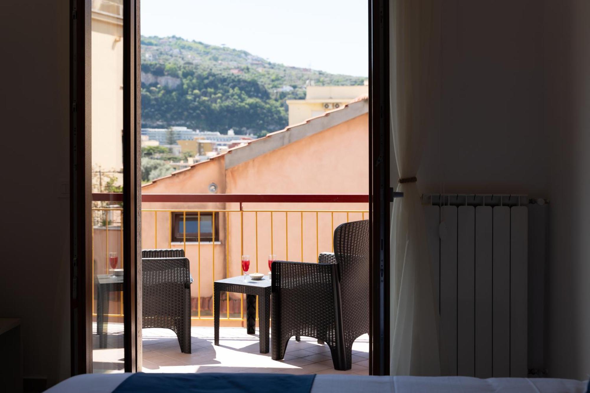 Mifra Suites Sorrento Exterior photo